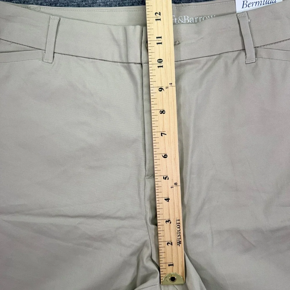 Croft & Barrow Shorts Womens 18 (38x10) Khaki Bermuda Mid Rise Secretly Slimming